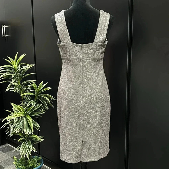 Jessica Howard Midi,metallic thread,sleeveless,scoop neck,slit back hem,zip back - Picture 5 of 14